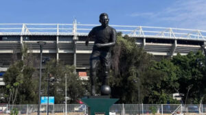 estatua pelé