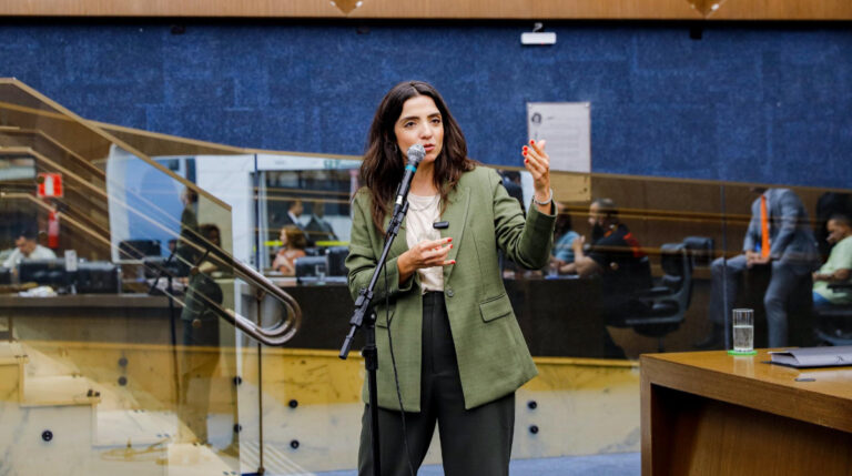 marcela trópia no palanque
