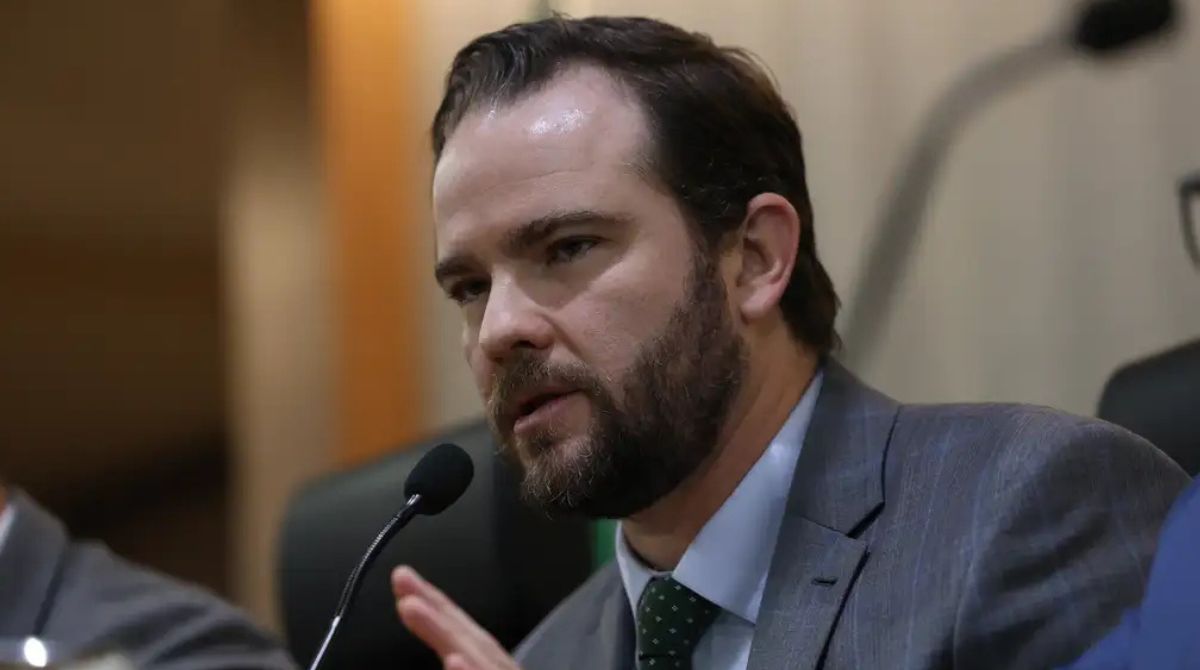 Com mais de 6 milhões de atendidos, Novo Desenrola zera dívidas de até R$ 100 e reabilita consumidores no mercado. (Foto: José Cruz/Agência Brasil)