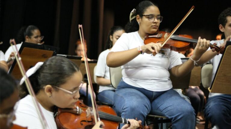 Orquestra infantojuvenil
