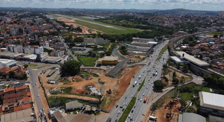 Obras na Avenida Cristiano Machado
