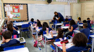 alunos na sala de aula