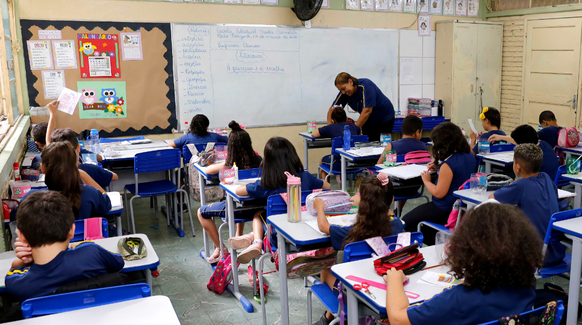 alunos na sala de aula