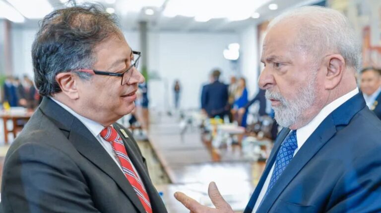 Lula e Petro conversam por telefone sobre relação bilateral e transição de governo na Colômbia