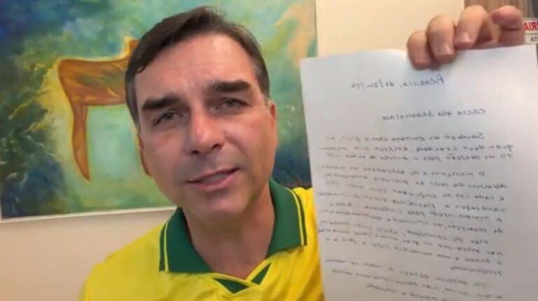 Confira a íntegra da carta de Jair Bolsonaro divulgada neste sábado (11) por Flávio
