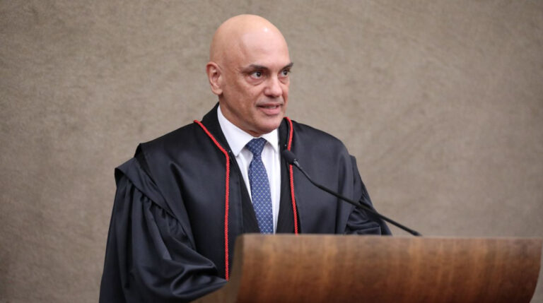 Fachin tira de Moraes relatoria do inquérito das fake news