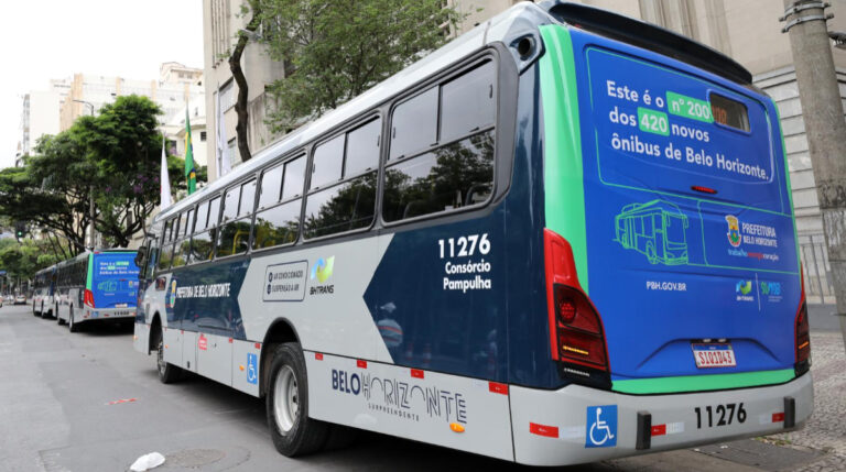 ônibus horários férias