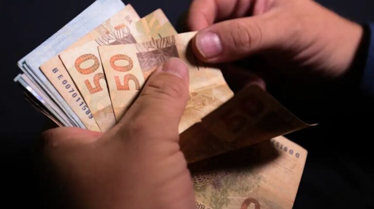 Mercado financeiro projeta taxa Selic em 14% ao ano em 2026 e aguarda a próxima reunião do Copom no início de agosto. (Foto: Marcello Casal Jr/Agência Brasil)