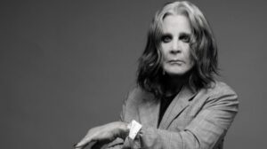 Um ano após a morte de Ozzy Osbourne, Sharon e Jack revelam avatar em IA, biografia nos cinemas e livro oficial do Black Sabbath. (Foto: Divulgação/Redes sociais)
