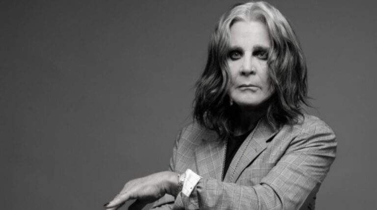 Um ano após a morte de Ozzy Osbourne, Sharon e Jack revelam avatar em IA, biografia nos cinemas e livro oficial do Black Sabbath. (Foto: Divulgação/Redes sociais)