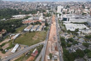 Imagem aérea das obras na Avenida Cristiano Machado