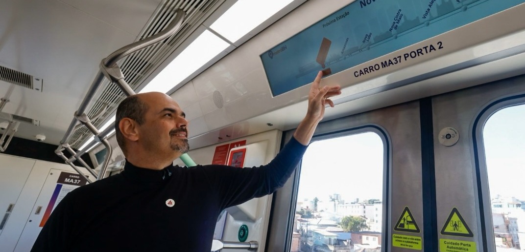 Mateus Simões durante inaugaração da Estação Nova Suiça