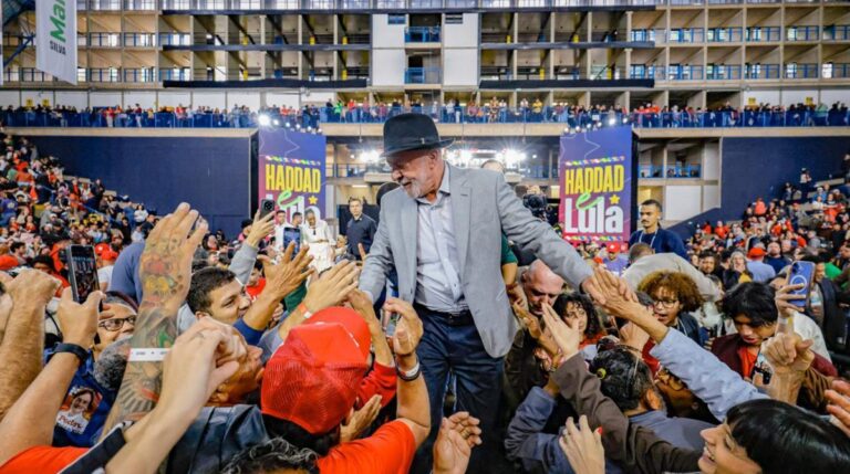 ‘Quem é esse cara?’: Lula ironiza pergunta sobre Javier Milei após ataques ao Brasil