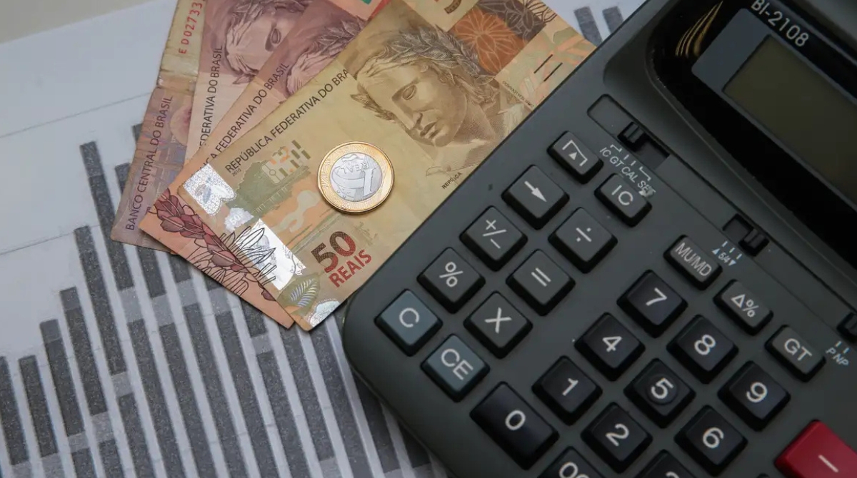 Relatório do Banco Central mostra estabilidade na inadimplência e comprometimento de renda das famílias em 28,5%. (Foto: Marcello Casal Jr/Agência Brasil)