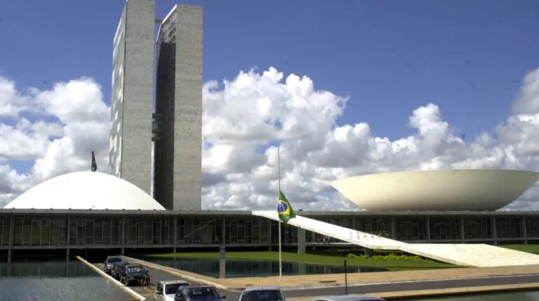 Congresso volta do recesso sem previsão de votações no plenário