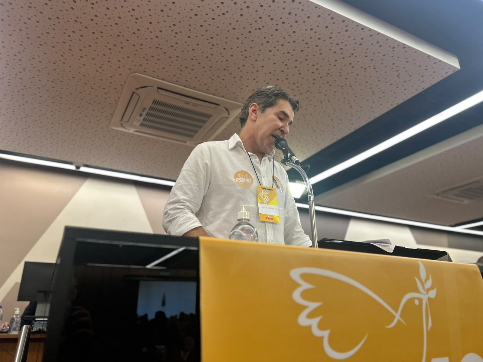 Jarbas confirmou que foi convidado pelo PT para ocupar a vaga de vice-governador na chapa, mas que a preferência do PSB é disputar o Senado. (Foto: Igor Teixeira/ 98)