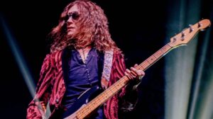 Glenn Hughes confirma aposentadoria definitiva das turnês por orientação médica. (Foto: Reprodução/Instagram/Glenn Hughes)