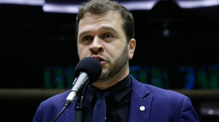 Charlles Evangelista desiste de vice de Flávio Roscoe e mantém candidatura a deputado federal