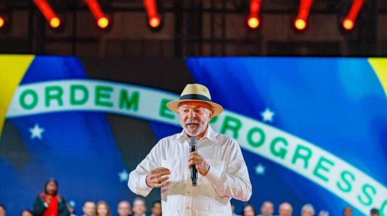 Lula confirma visita a Minas e fará primeiro ato de campanha ao lado de Patrus Ananias