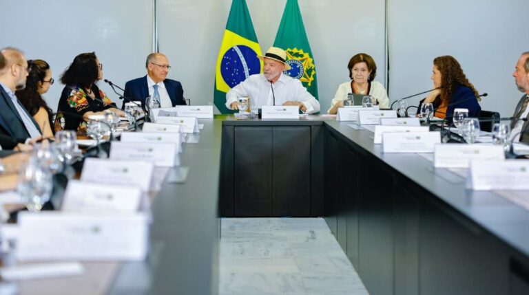 Brasil inicia processo de reciprocidade contra tarifas dos Estados Unidos e aciona canais diplomáticos