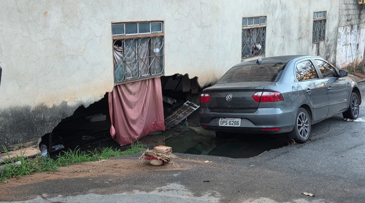 Morador relata desespero após rompimento de adutora