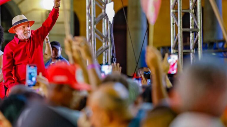 ‘Mulher não nasceu para apanhar de marido’, diz Lula ao defender educação contra feminicídios