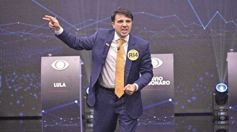 Em debate, Renan Santos promete ‘passar o rodo’ em facções, ataca Lula e Flávio e defende intervenção em estados