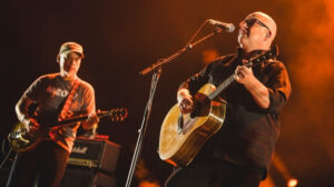 Pixies celebra 40 anos de carreira com show único em São Paulo no Espaço Unimed. (Foto: Reprodução/Instagram/Pixies)