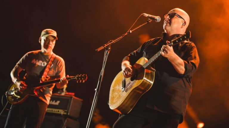 Pixies celebra 40 anos de carreira com show único em São Paulo no Espaço Unimed. (Foto: Reprodução/Instagram/Pixies)