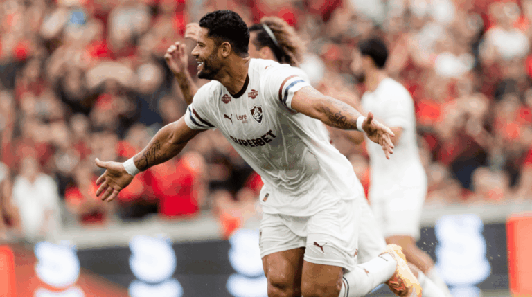 gol de falta hulk