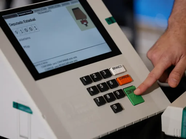 Rejeição ganha peso nas campanhas eleitorais, ‘like não é voto’, avalia especialista