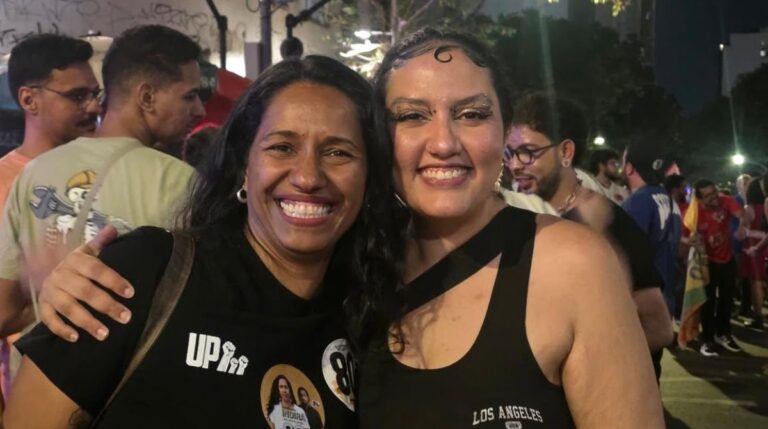 Indira Xavier concede entrevistas antes de seguir para Montes Claros nesta quinta-feira (3)