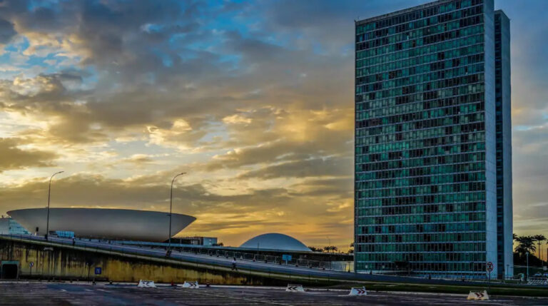 Fim da escala 6×1 não será votado pelo Senado nesta semana