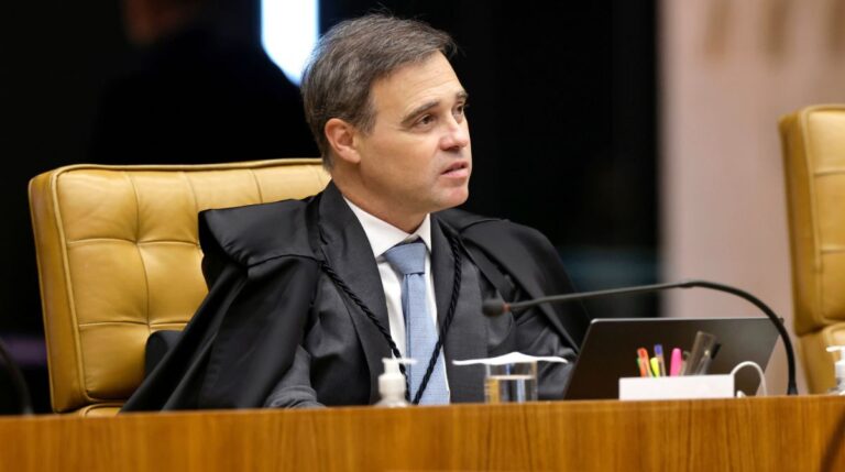 Mendonça rejeita ação contra reajuste do Bolsa Família
