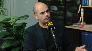 Atendendo a pedido de Gabriel Azevedo, Justiça Eleitoral manda suspender redes de Mateus Simões não informadas ao TRE-MG. (Foto: Rede 98)