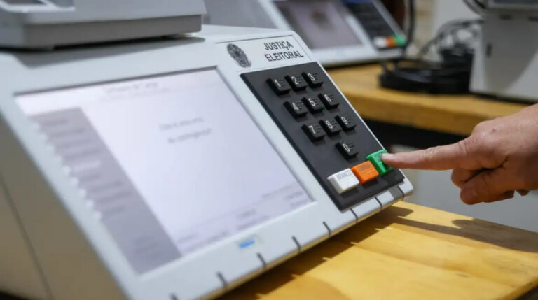 Urnas adaptadas para PCD: eleitores devem solicitar recurso até 14 de setembro