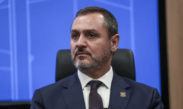 Dino determina volta de Andrei Rodrigues ao comando da Polícia Federal