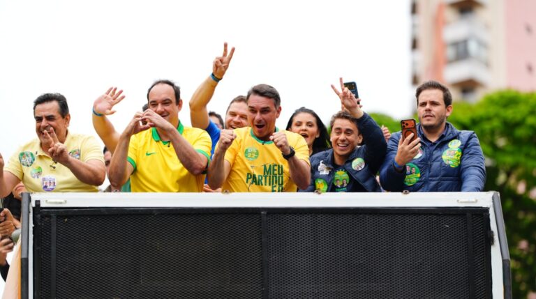 Roscoe em JF: ‘Flávio Bolsonaro indicará quatro ministros corretos ao STF’