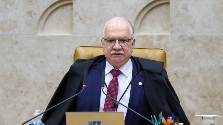 Fachin suspende decisões de Mendonça e Dino e mantém chefes da PF nos cargos