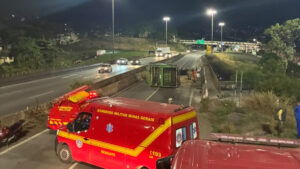 caminhão tomba anel rodoviário