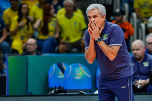 Zé Roberto Guimarães técnico da seleção feminina de vôlei