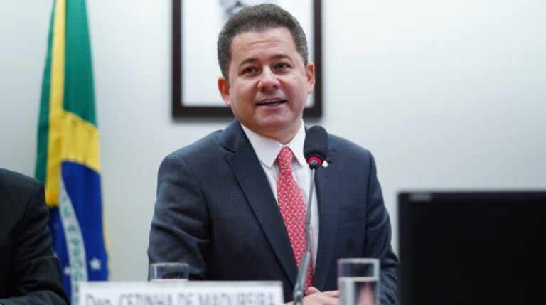 Cezinha de Madureira (PL-SP) é alvo da PF por suspeita de tráfico de influência em tribunais