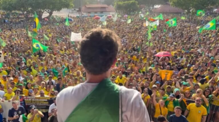 Nikolas Ferreira lidera protesto contra Alcolumbre no Amapá e pressiona por impeachment de Moraes