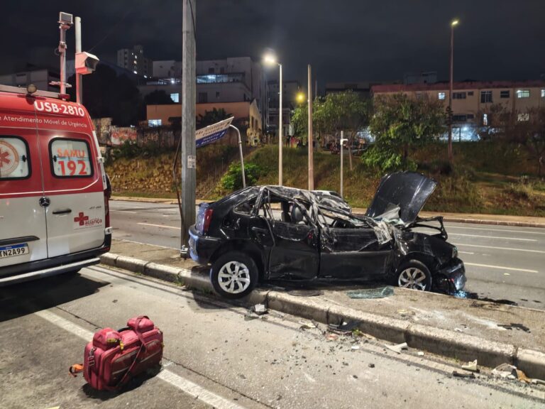 Acidente na Avenida Antônio Carlos