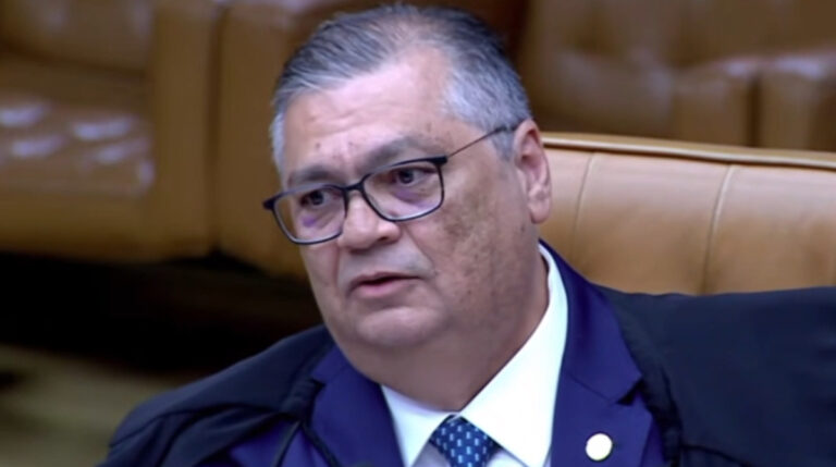 Dino diz que relatório da PF sobre caso Master nunca foi analisado pelo colegiado do STF