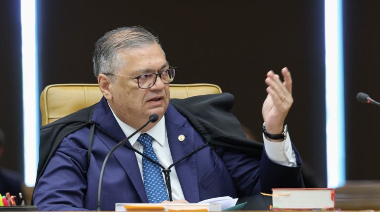 ‘Isso aqui é o Tribunal Supremo de um país soberano’, diz Dino sobre pressão dos EUA