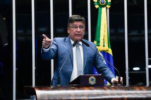 Carlos Viana