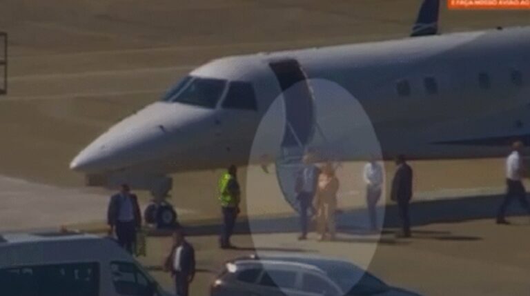 Imagens mostram Alexandre de Moraes desembarcando de jatinho ligado a Vorcaro