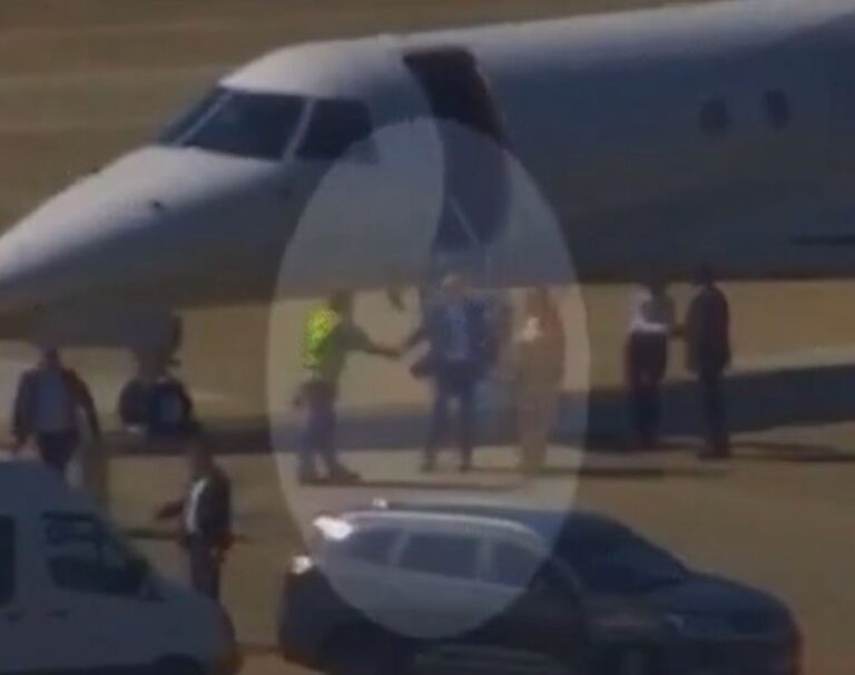 Mulher de Moraes nega vínculo pessoal com Vorcaro em viagem de jatinho