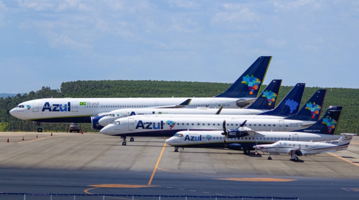Dezenas de voos foram cancelados em Confins por falha global no GPS da frota da Azul. (Foto: Reprodução/AeroIn)